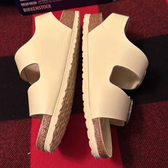 Birkenstock Milano Big Buckle size 10/41 medium/narrow. Retail $180 - Picture 2 of 6